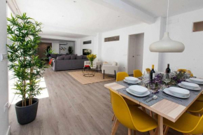 ISG Apartments Downtown family haven Free parking spot, Seville